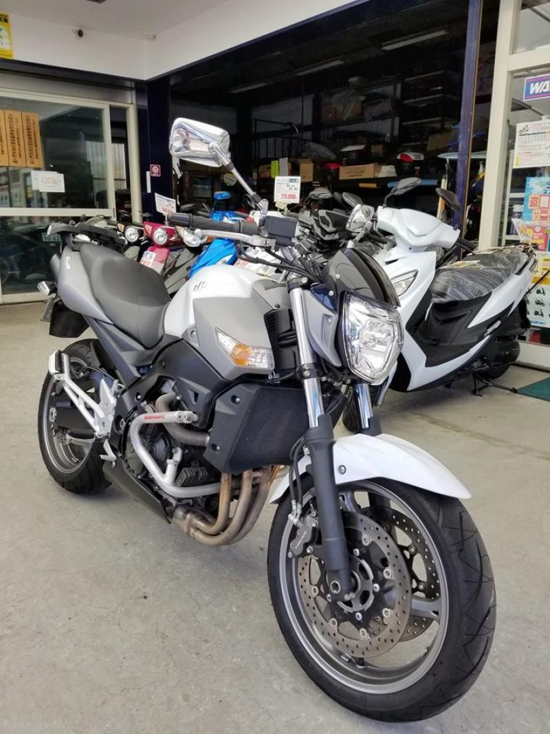 Suzuki GSR 400 - Image 1