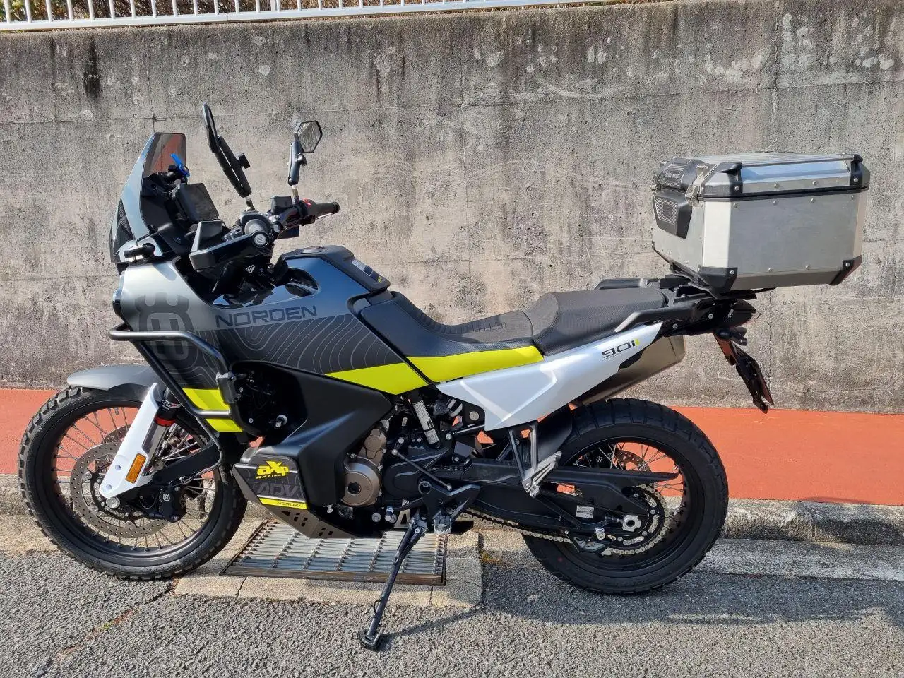 Husqvarna Norden 901 #1