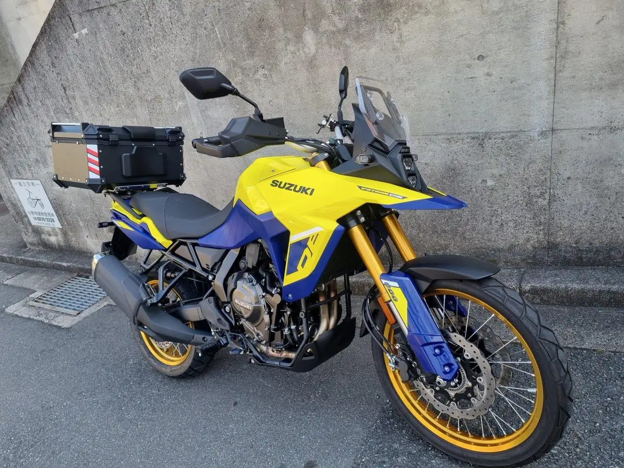 Suzuki V-strom 800DE #1 Dual Explorer ADV