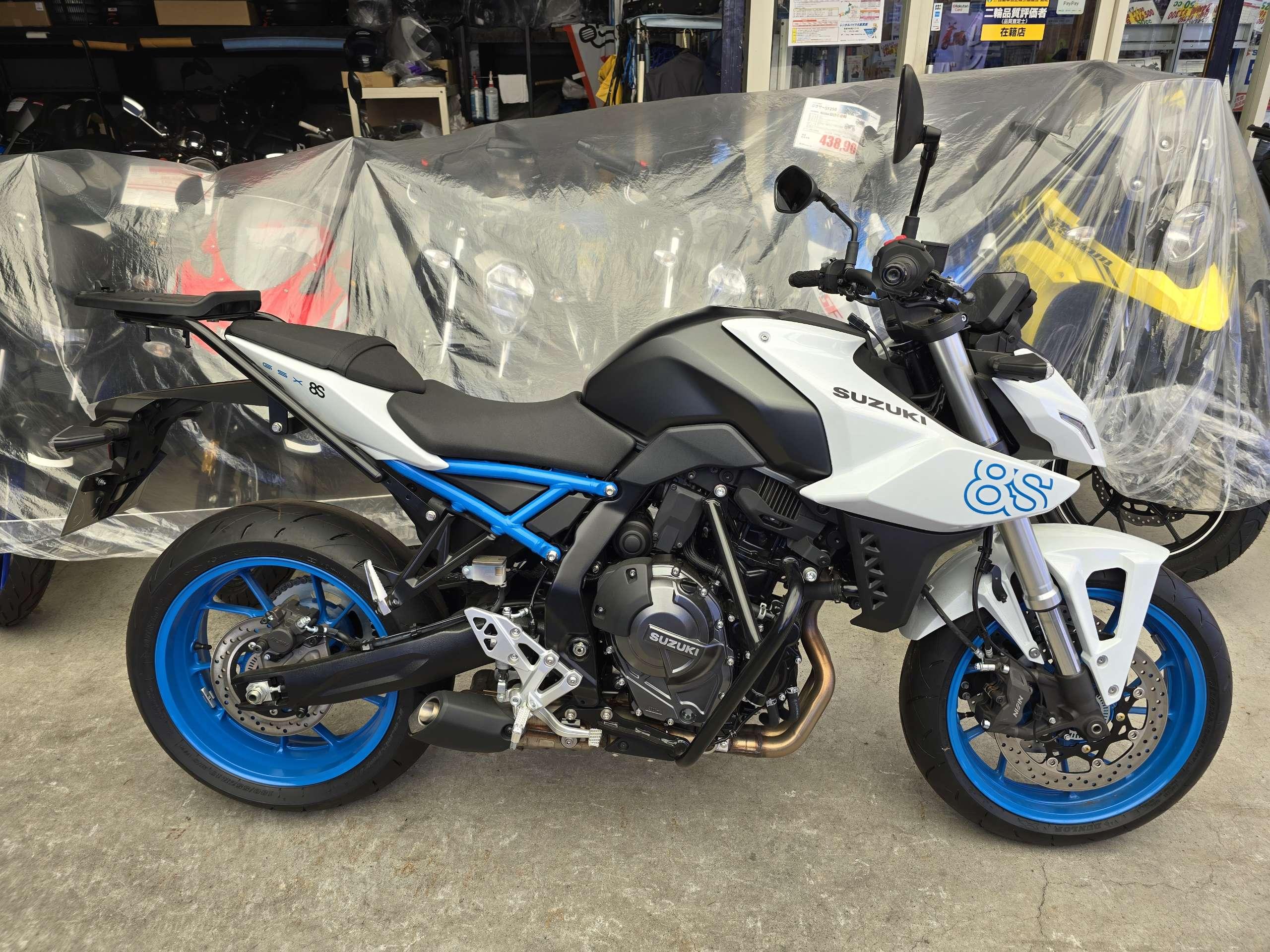 Suzuki GSX-8S Naked sports