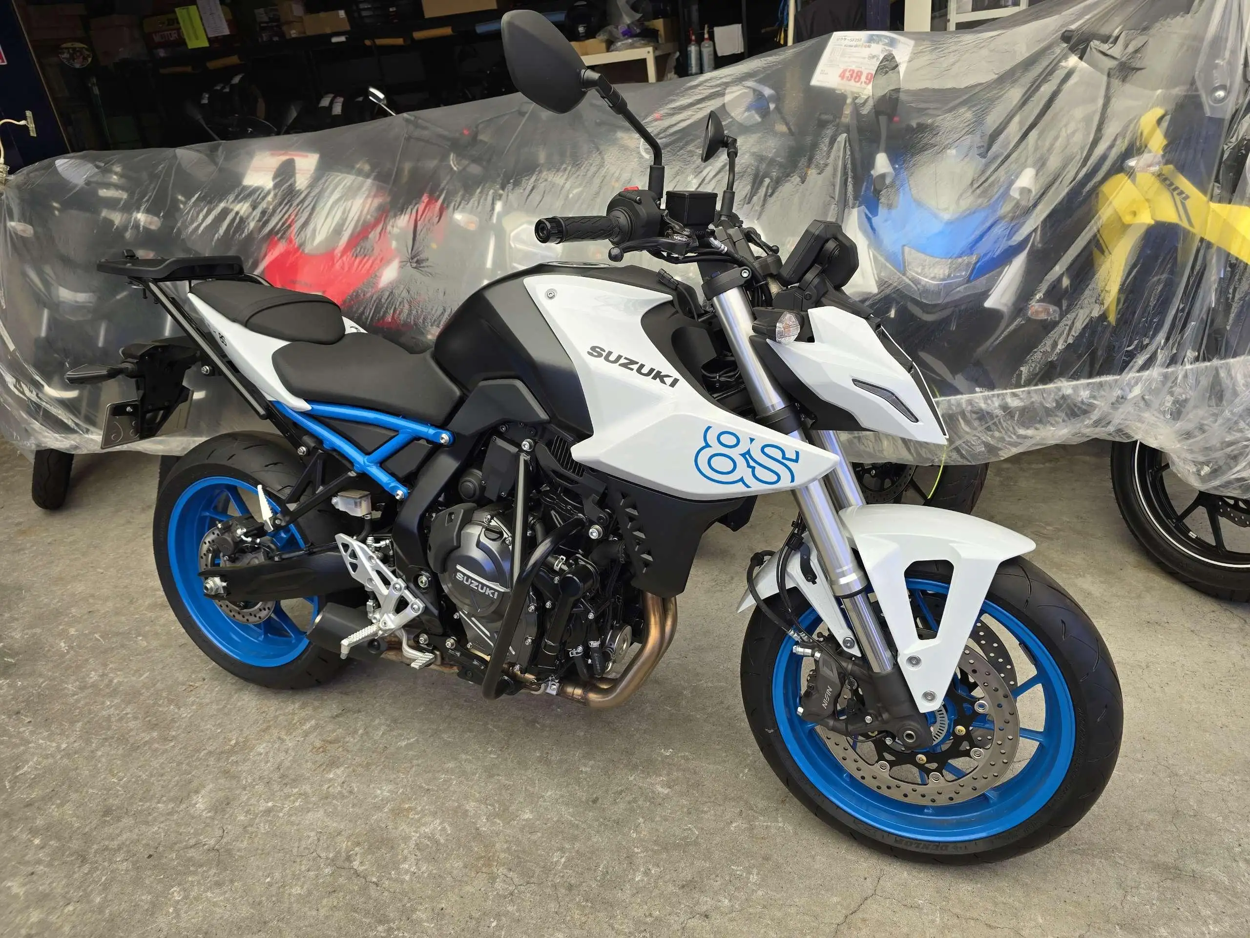 Suzuki GSX-8S Naked sports
