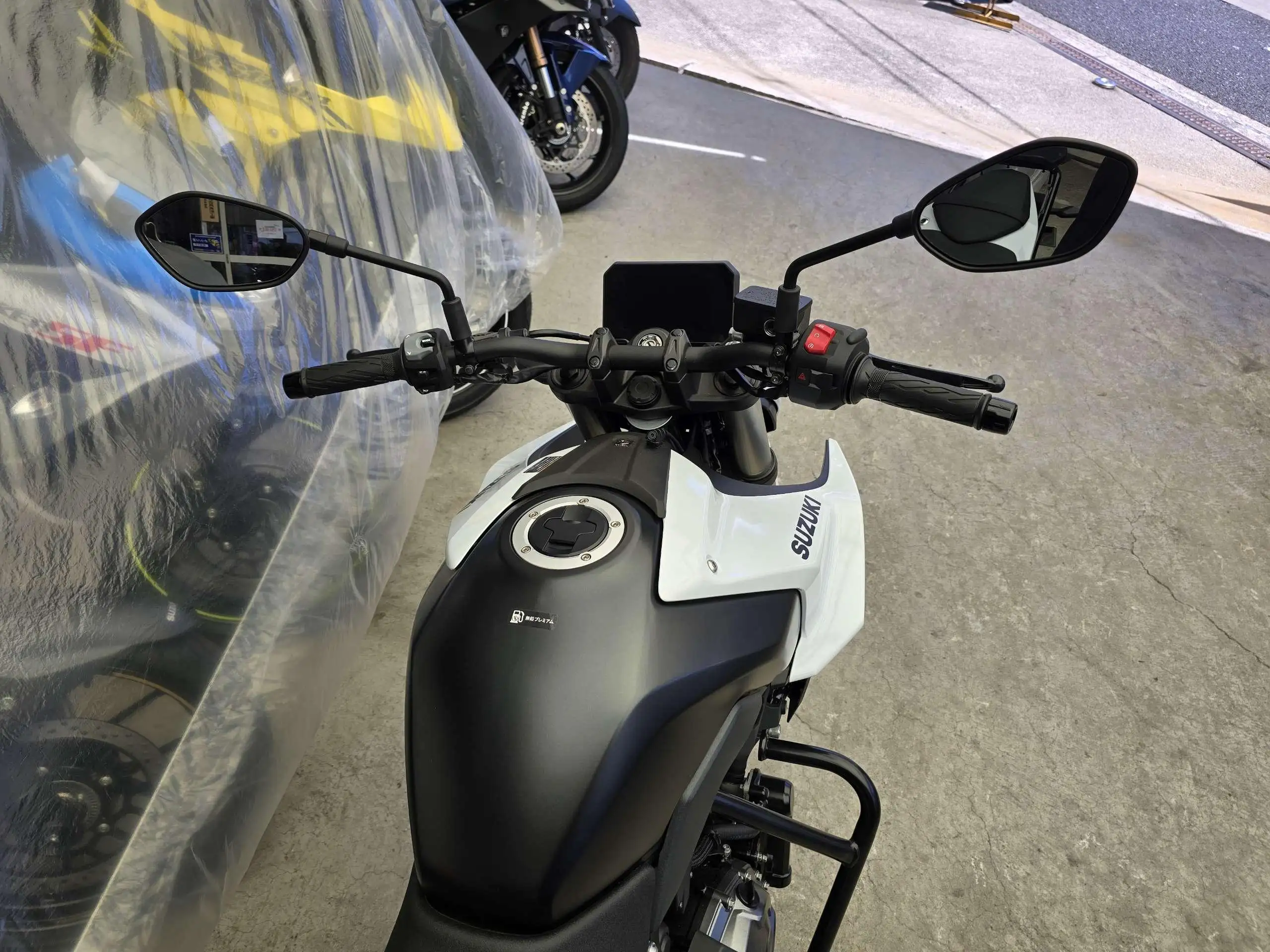 Suzuki GSX-8S Naked sports