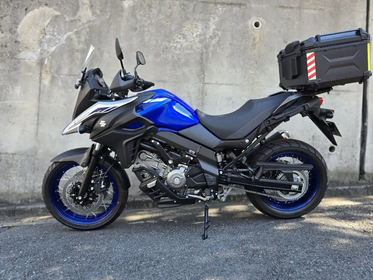 Suzuki Vstrom 650 XTA Adventure Blue #2